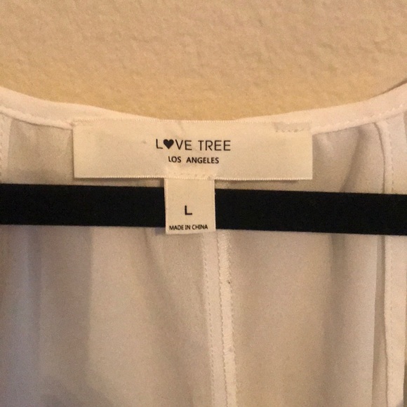 White tank top - Picture 2 of 3